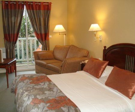 Villa Augeval Hotel & Spa Deauville Exterior photo